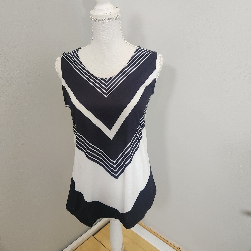 Blue and White Scoop Neck Sleeveless Tank Top - NWT - Picture 2 of 9